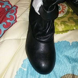 BNWT My delicious boots these are so 🔥🔥🔥